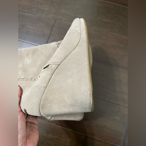 Toms Tan Ankle Boots - Picture 6 of 10
